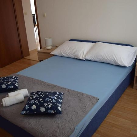Apartments Marta Kaštel Novi Esterno foto