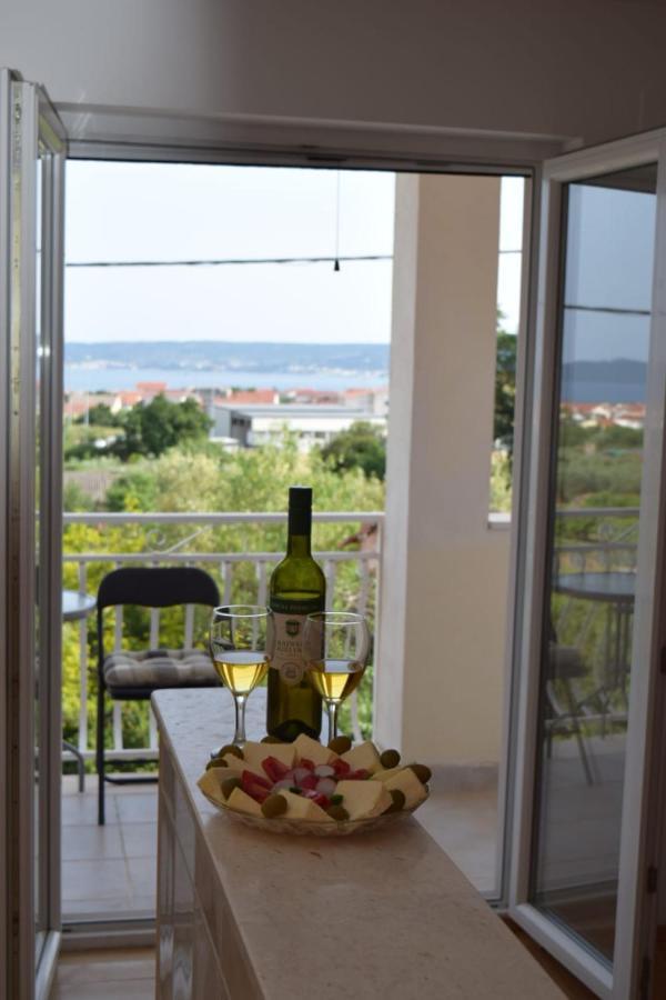 Apartments Marta Kaštel Novi Esterno foto
