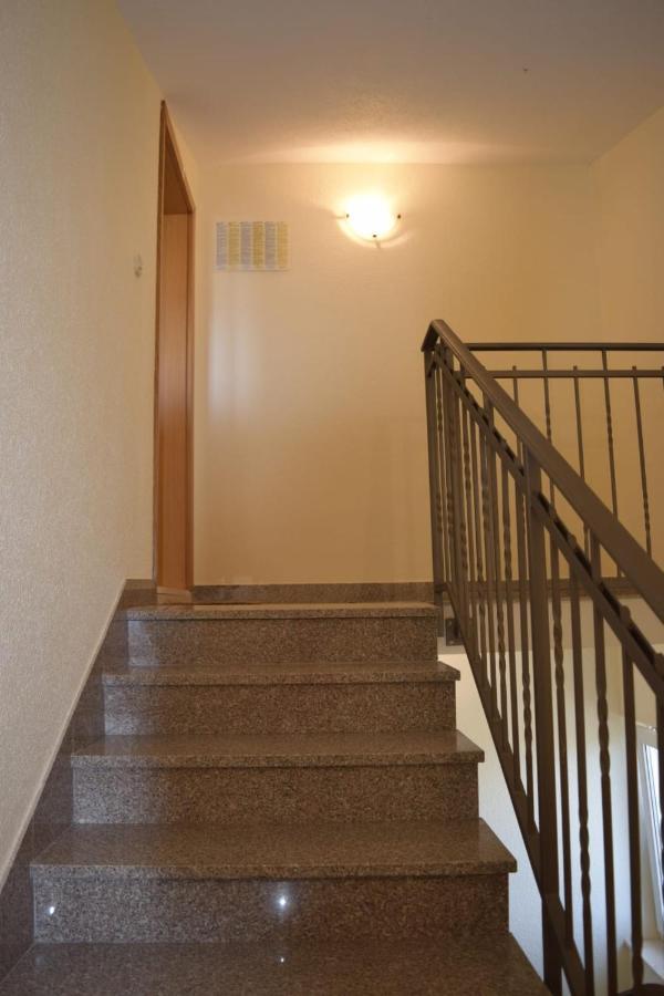 Apartments Marta Kaštel Novi Esterno foto