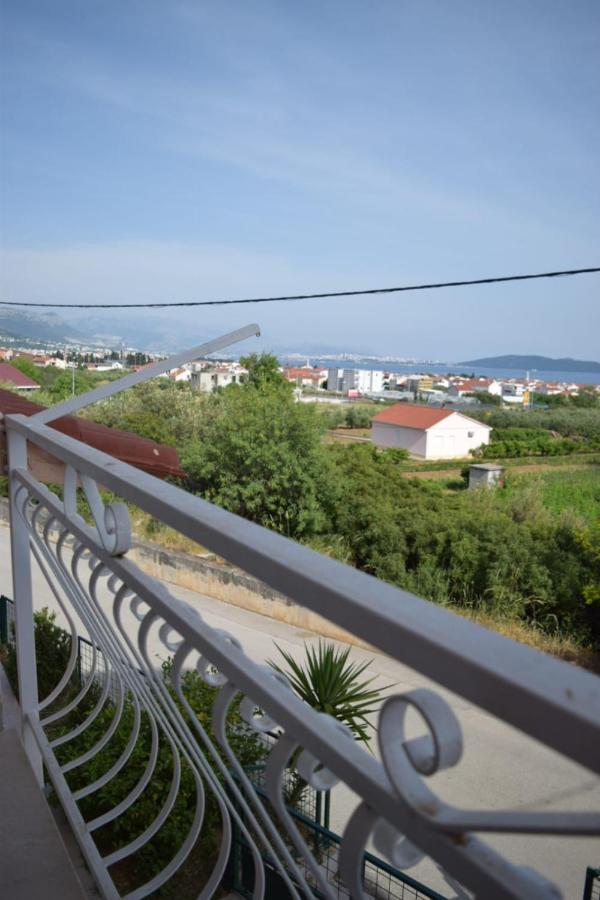 Apartments Marta Kaštel Novi Esterno foto